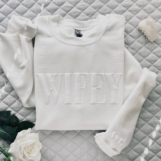 “WIFEY” puff print sweatshirt