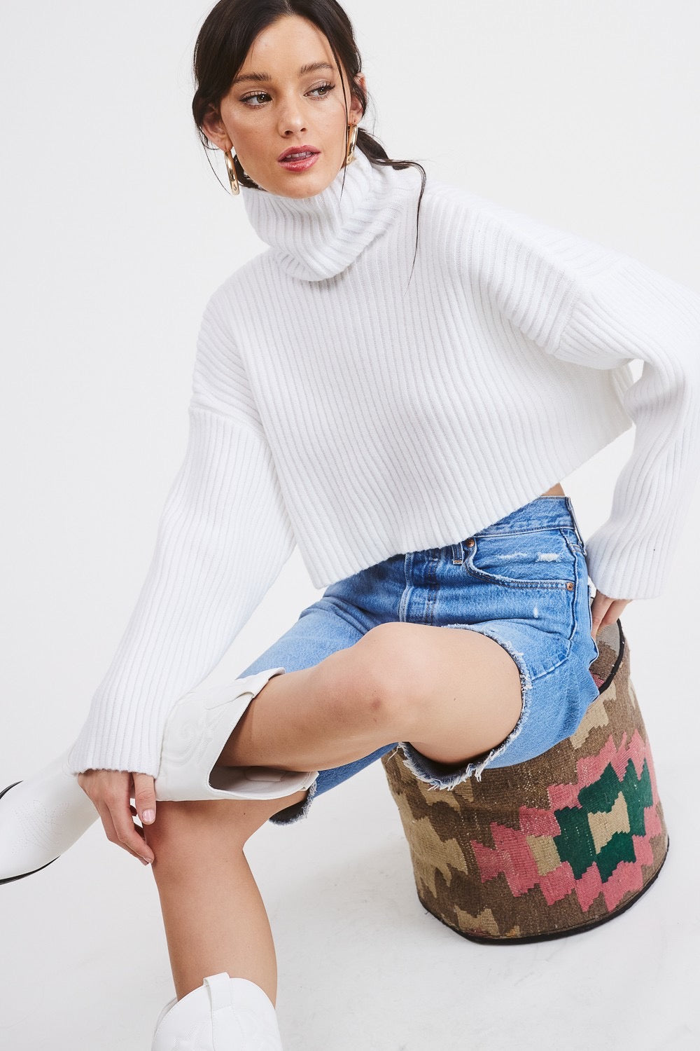 “Swift” turtleneck sweater (White)