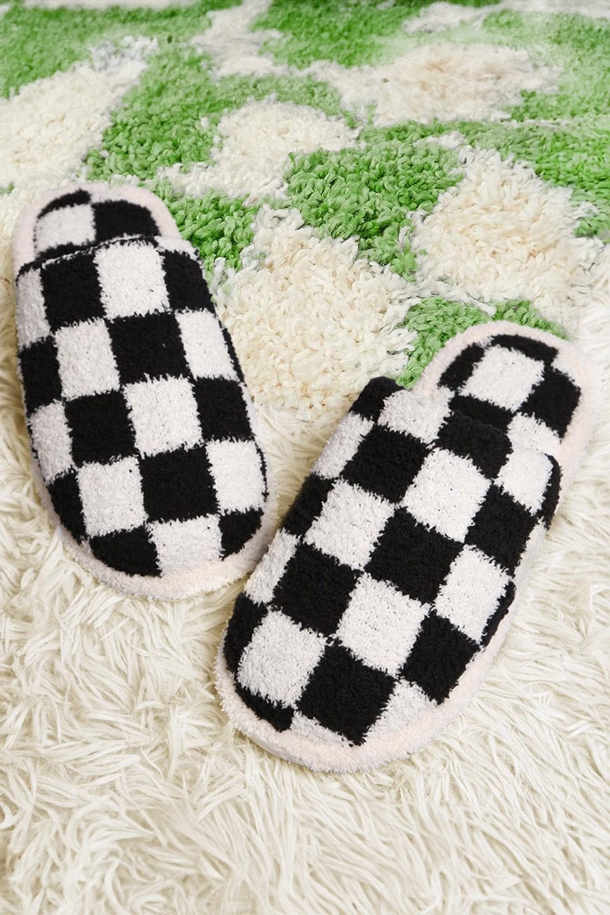Checkered cozy slippers