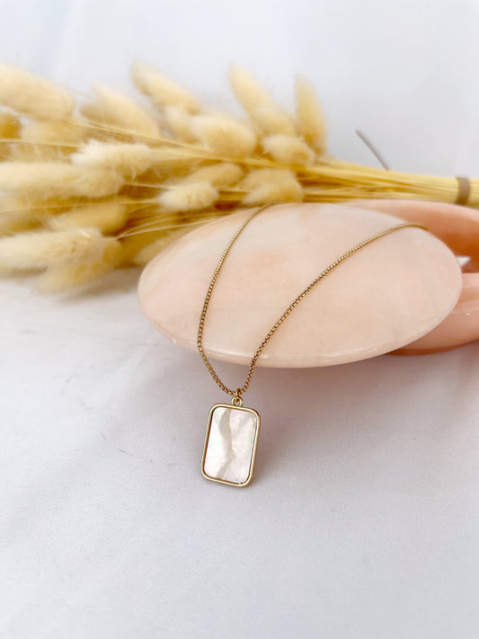 “Margot” shell necklace