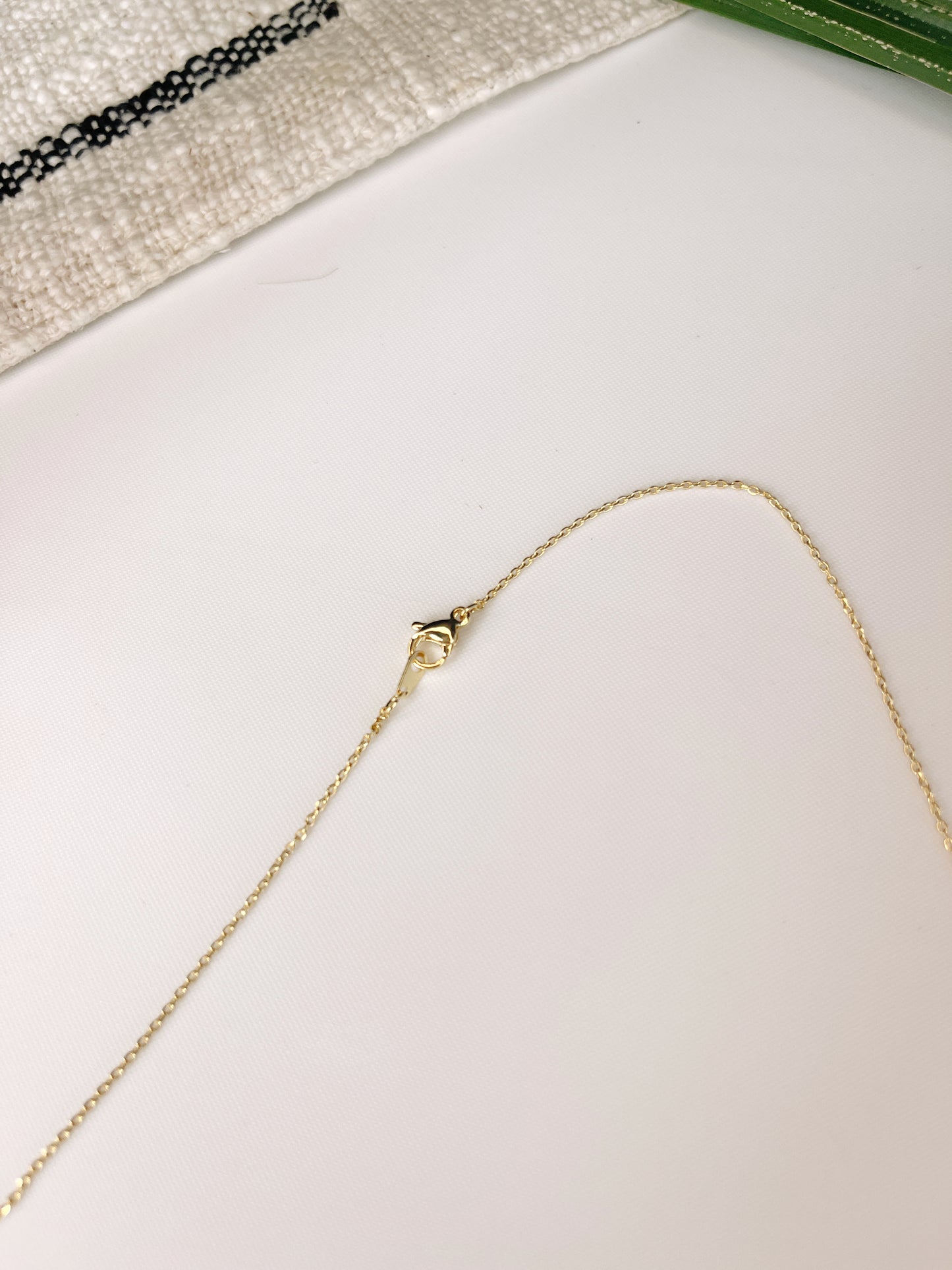 "Nila" simple opal necklace